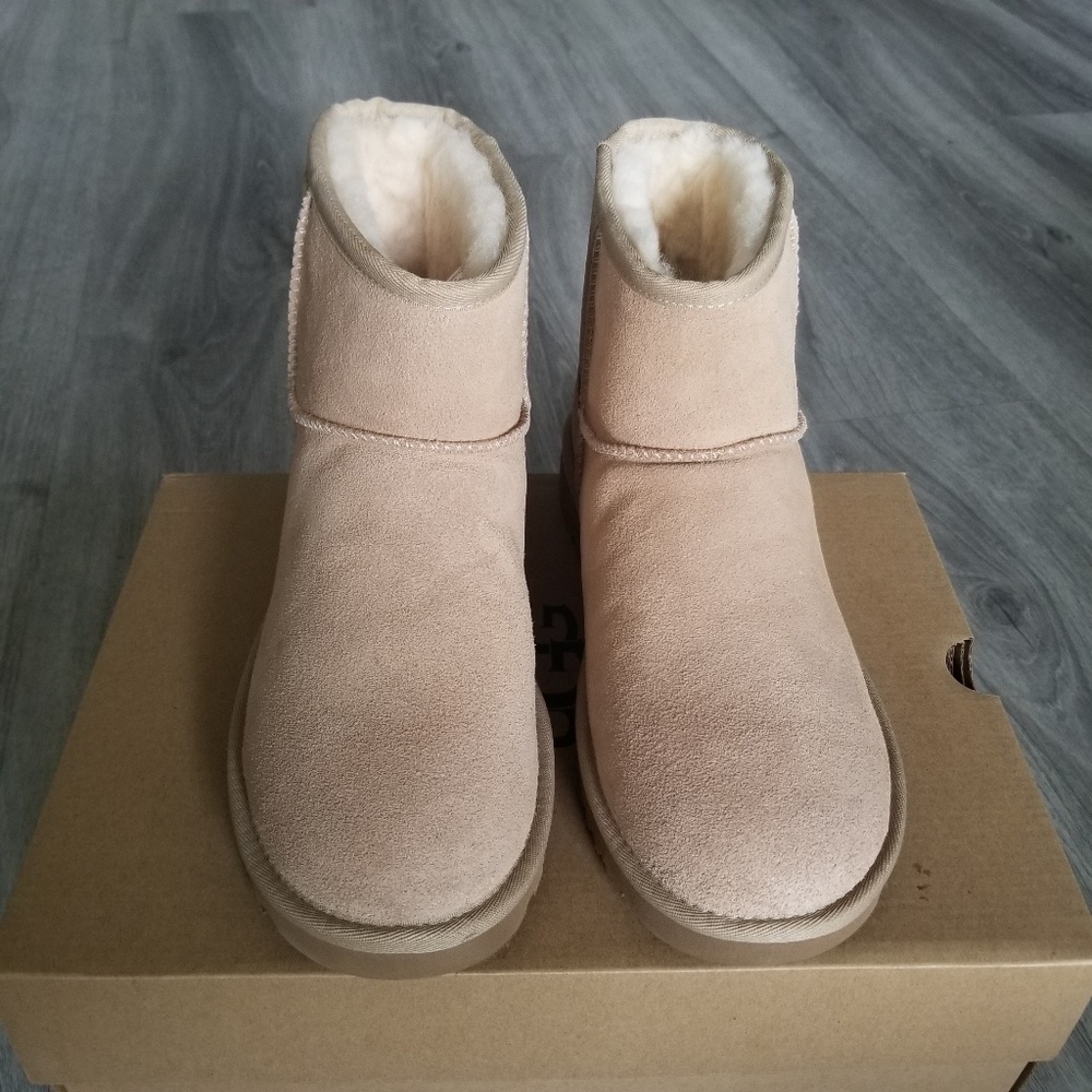 UGG Classic Mini Metallic Snake - Picture 3 of 6